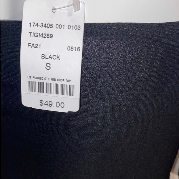 Better Be Ruched Mid Crop Top - Picture 6 of 9